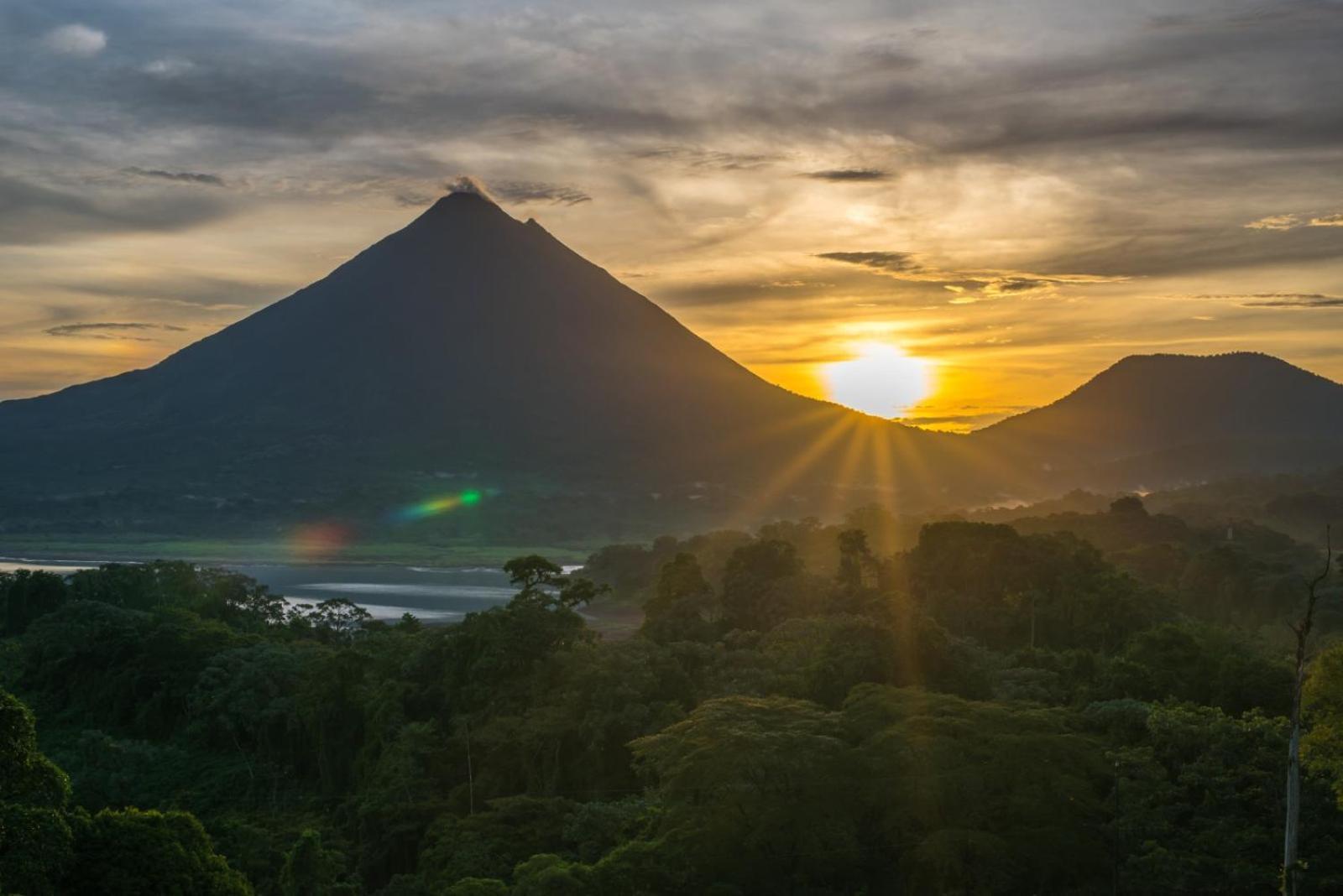 Essence Arenal Spa & Yoga El Castillo Экстерьер фото